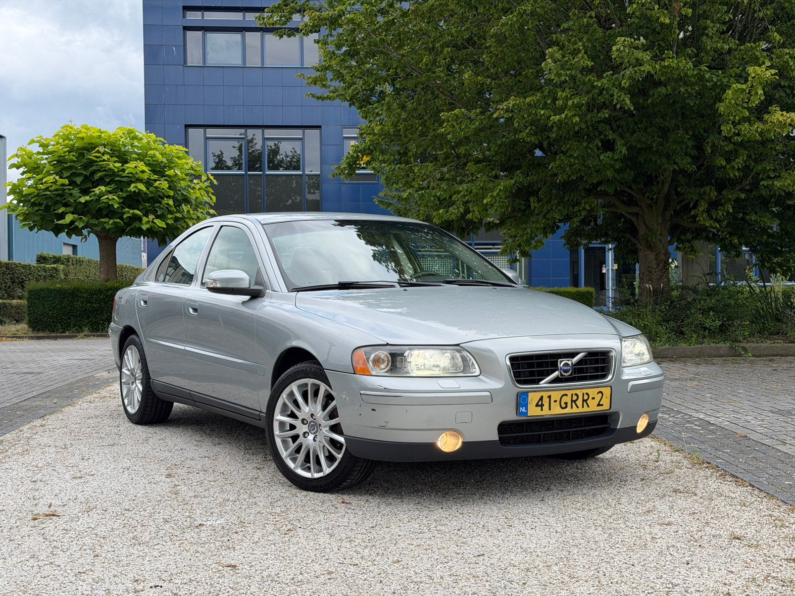 Volvo S60 2.4 140PK 2008 Grijs Origi NL Dealer onderhoud, S60, 2435 cc, Particulier, 1600 kg