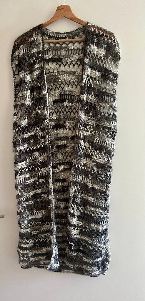 Lang Gehaakt Mouwloos Grijs Vest maat 44/46, Ophalen of Verzenden, Nieuw, Maat 42/44 (L), Grijs