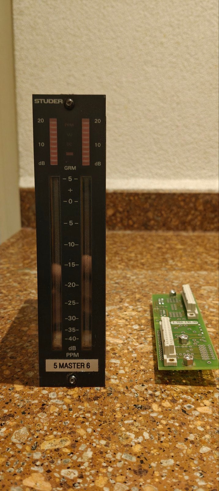 3 X Studer PPM / VU neon-bar meter met aansluit print en sch, Ophalen of Verzenden, Gebruikt, Audio