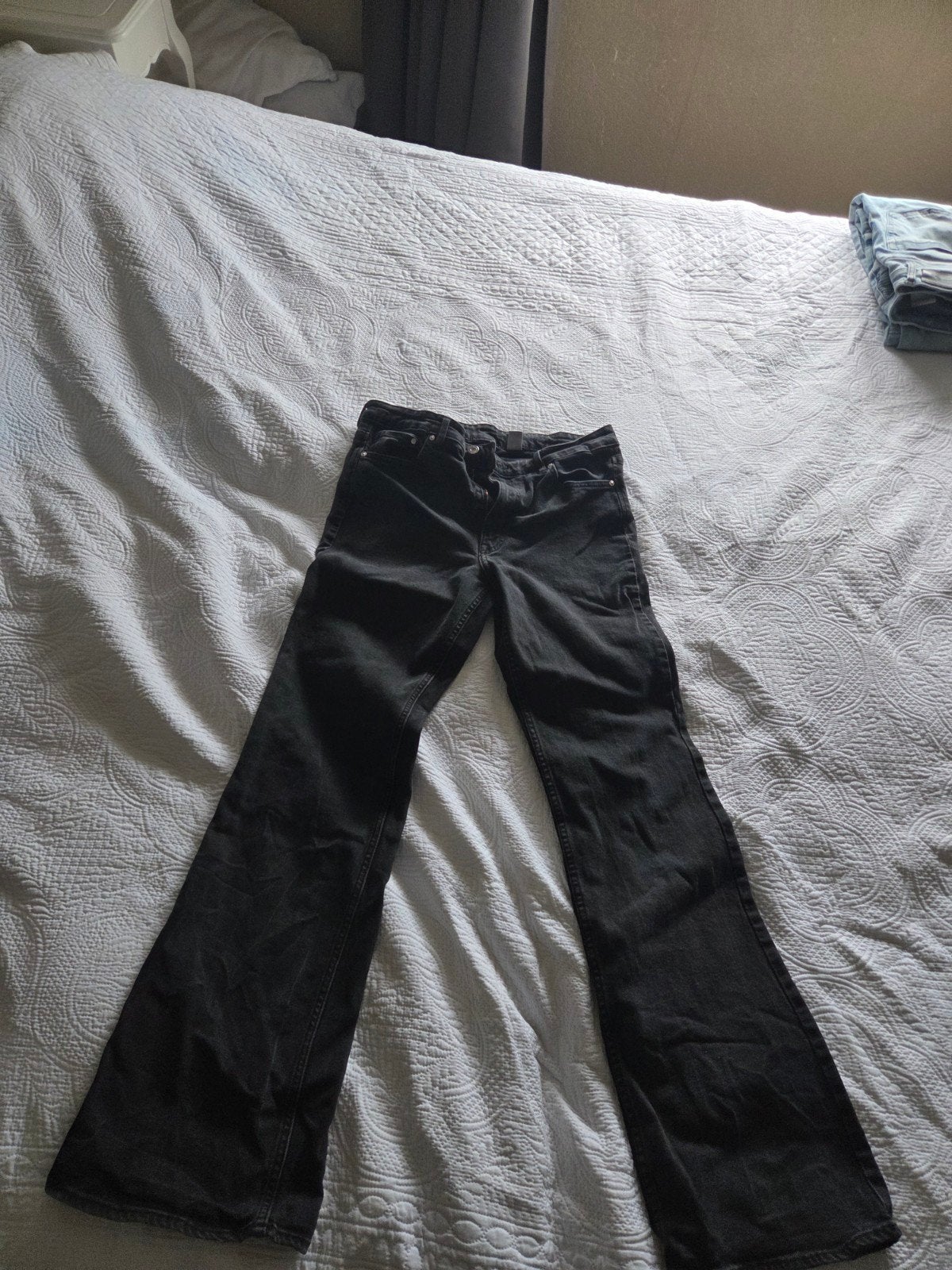 H&M Bootcut High Waist Jeans Zwart Maat 44, H&M, Zwart, Maat 42/44 (L), Nieuw
