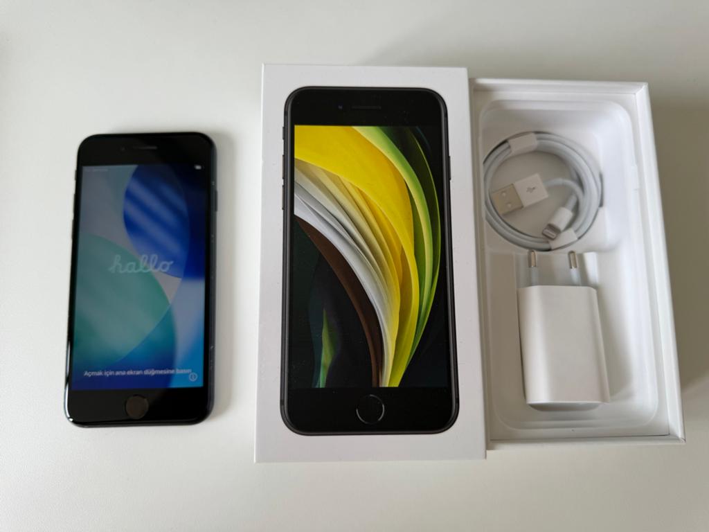 iPhone SE (2020) 256GB - Zo goed als nieuw met accessoires, Telecommunicatie, Mobiele telefoons | Apple iPhone, 256 GB, Zwart