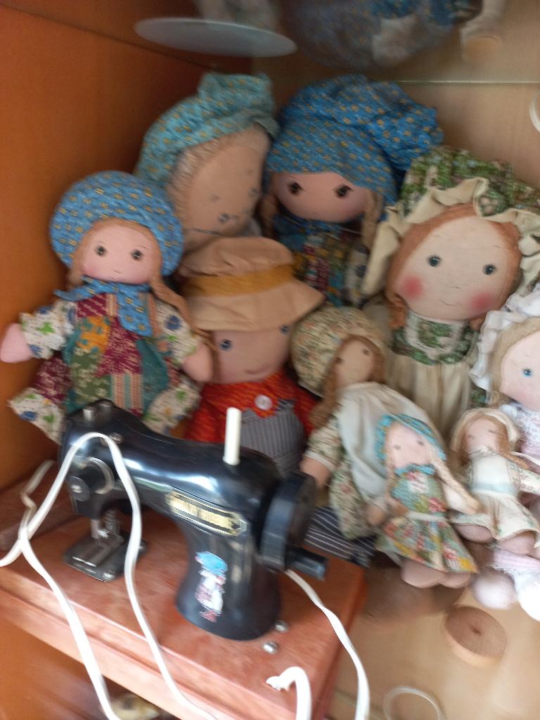 Leuke set Holly Hobbie  poppen en naaimachine!!!, Ophalen of Verzenden, Zo goed als nieuw, Pop