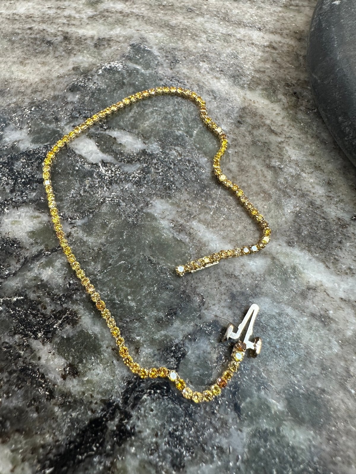 18k Gouden Tennis Armband met Natuurlijke Diamanten, Sieraden, Tassen en Uiterlijk, Ophalen of Verzenden, Nieuw, Goud, Met edelsteen