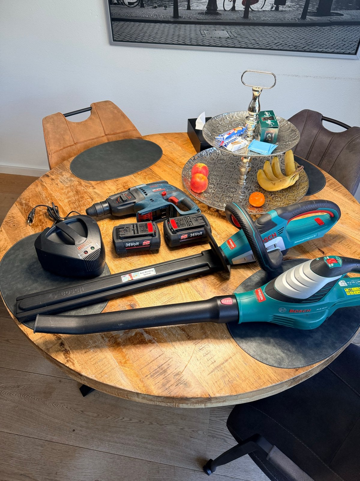 Bosch krachtig 36V Set: Boorhamer, Heggenschaar, Bladblazer, Ophalen, Boor- en/of Breekhamer, Klopboormechanisme, Gebruikt