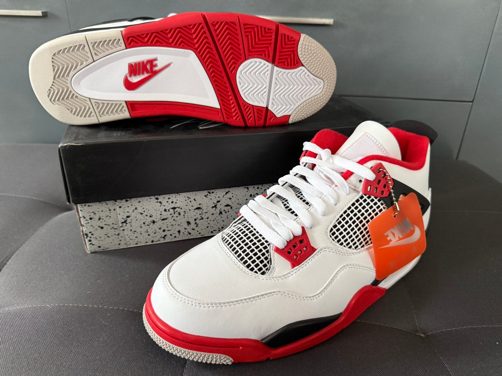 Air Jordan 4 Retro “Fire Red” — maat 48,5, Kleding | Heren, Schoenen, Ophalen of Verzenden, Zo goed als nieuw, Overige kleuren