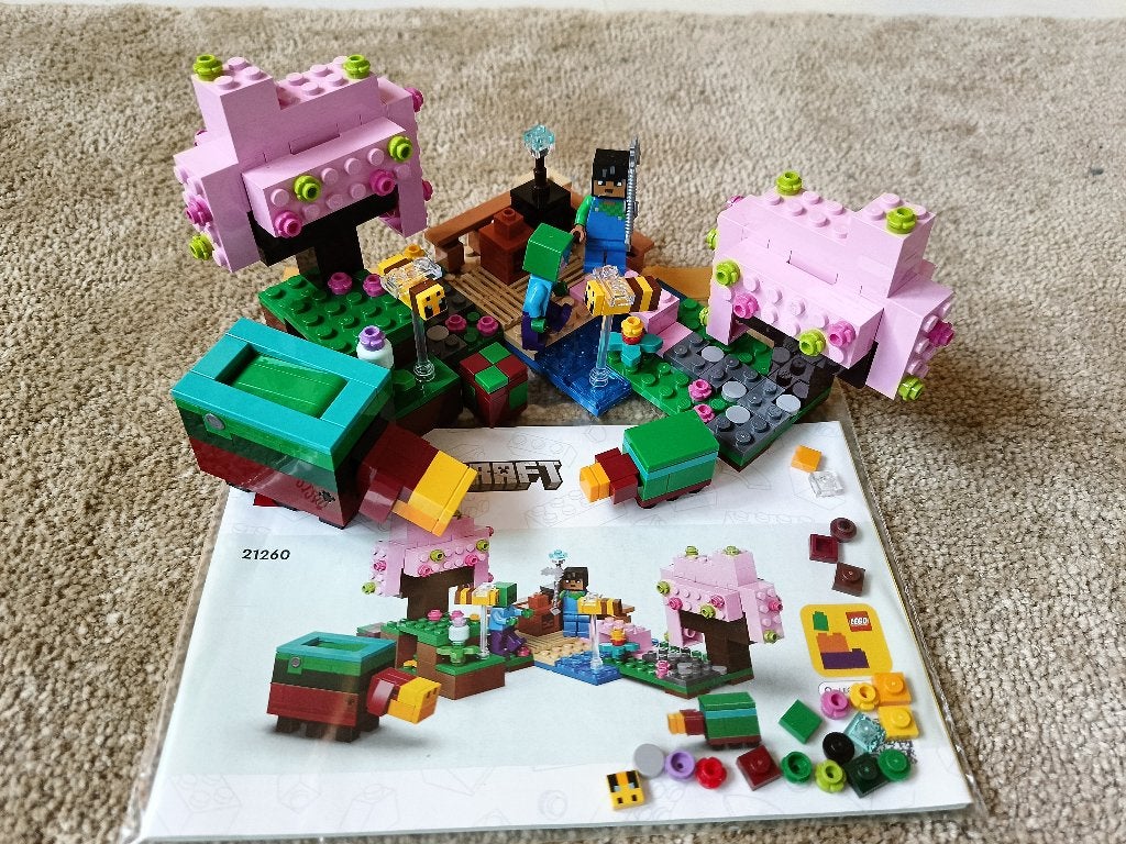 LEGO 21260 Minecraft Cherry blossom garden, Ophalen of Verzenden, Zo goed als nieuw, Compleet