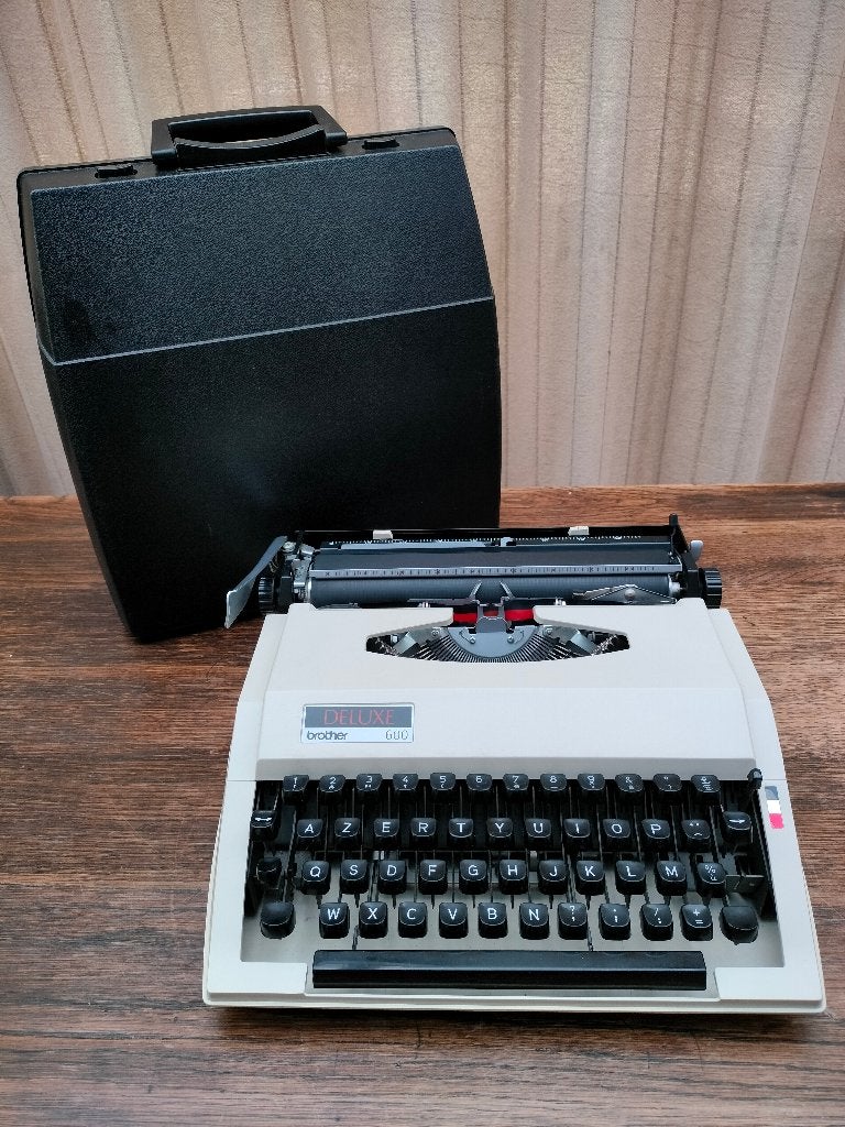 Typemachine BROTHER DELUXE 600. AZERTY. Jaren '70. Werkt., Ophalen of Verzenden, Gebruikt