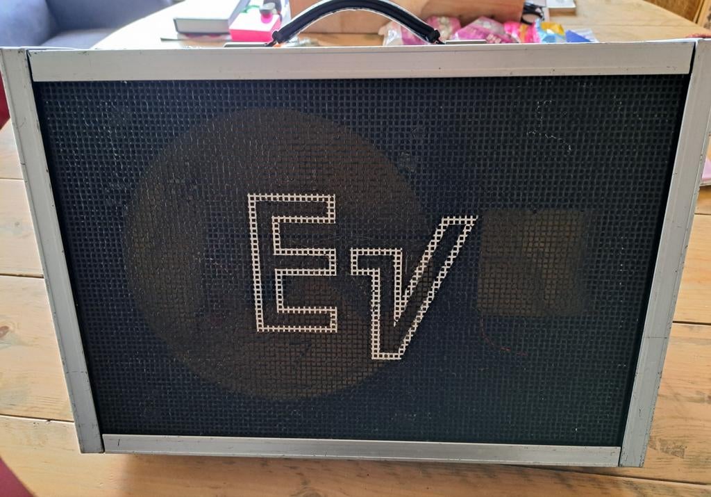 Lege Electro Voice FM12-2A monitoren, Ophalen of Verzenden, Gebruikt, Minder dan 500 watt