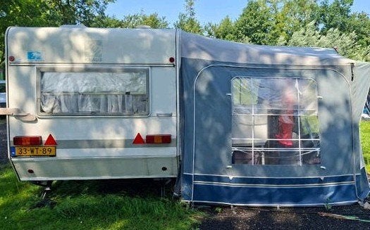 T.e.a.b. ophalen va 24 juli Knaus goed bed voortent koelkast, Caravans en Kamperen, Vast bed, Koelkast, Particulier, 5 tot 6 meter