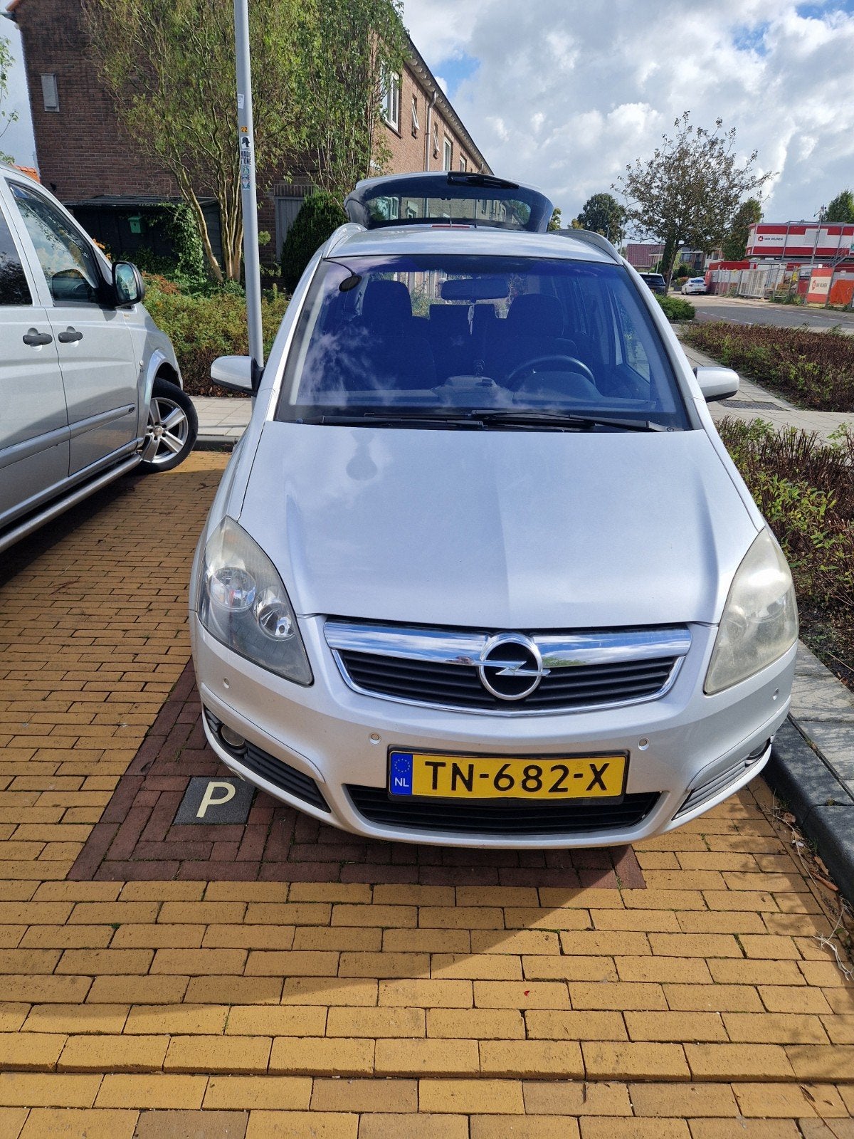 Opel Zafira 1.8 2007 Grijs, Auto's, 4 cilinders, Particulier, 1403 kg, 750 kg