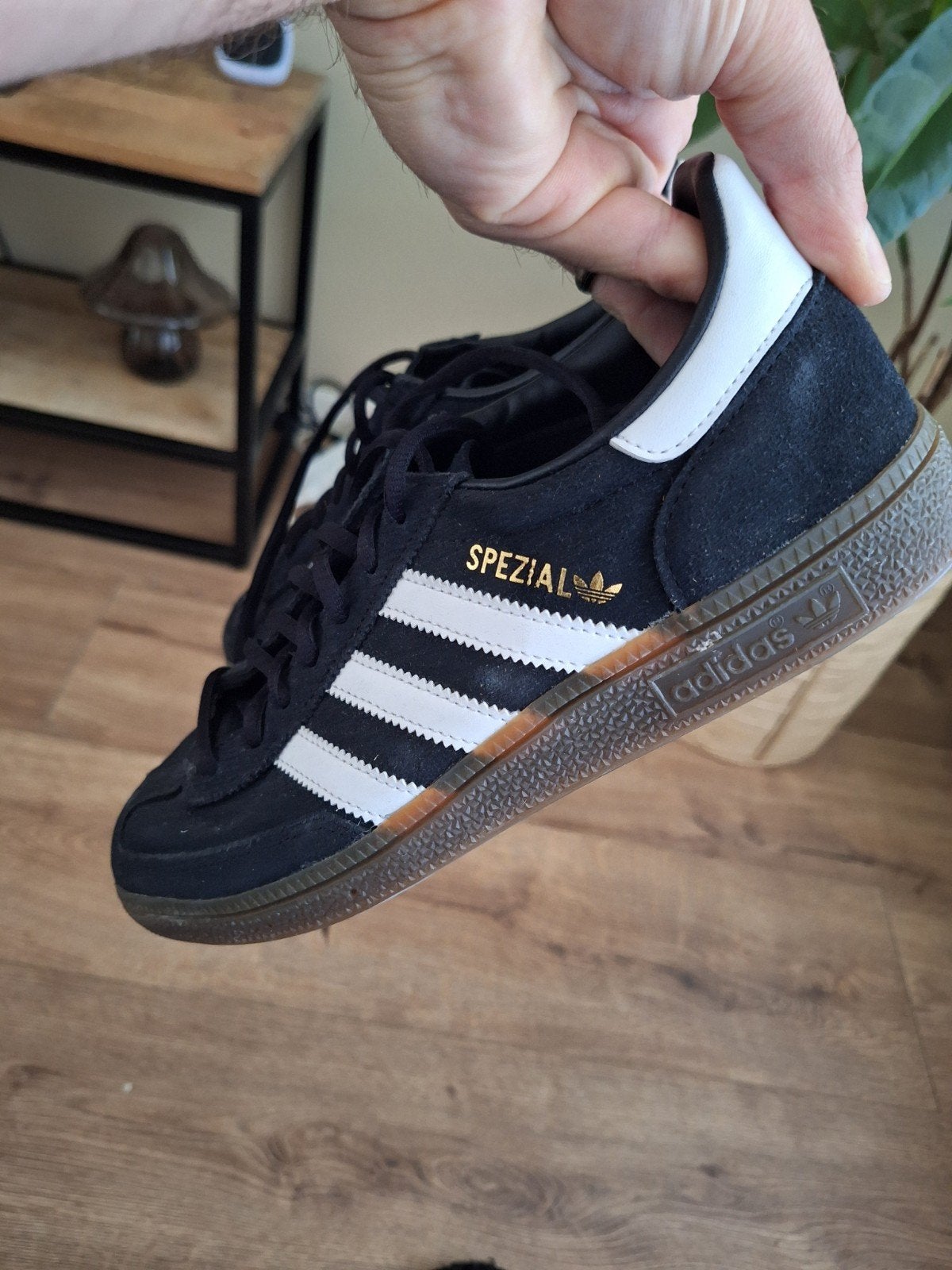 Adidas Spezial sneakers - Maat 40 - Zwart met witte strepen, Adidas, Zwart, Nieuw, Ophalen of Verzenden