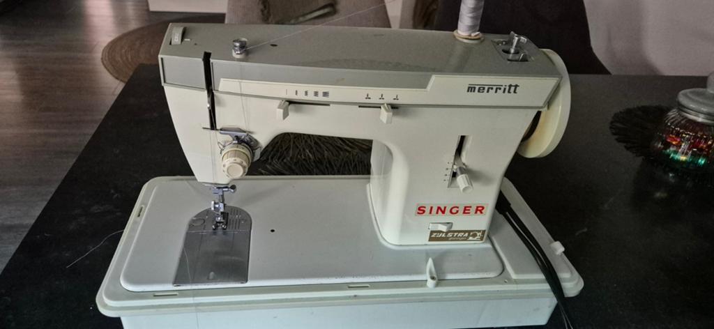 Singer Naaimachine., Ophalen, Gebruikt, Naaimachine, Singer