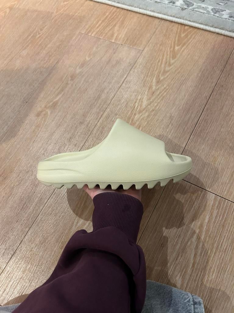 Adidas yeezy slide Bone, maat 40,5, Ophalen of Verzenden, Nieuw, Sneakers of Gympen