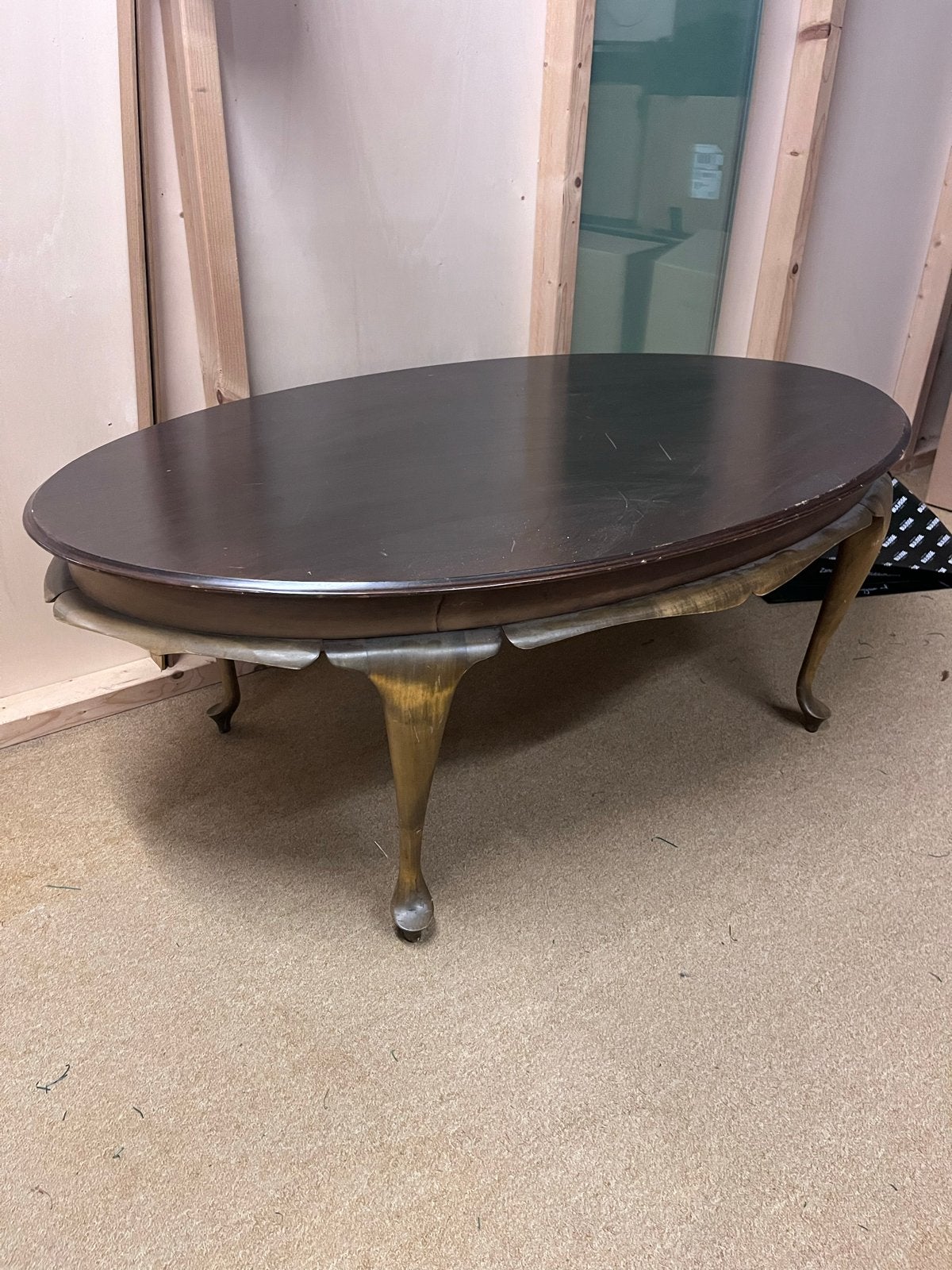 Vintage Salontafel Ovaal Donker Hout met Gebogen Poten, Ophalen