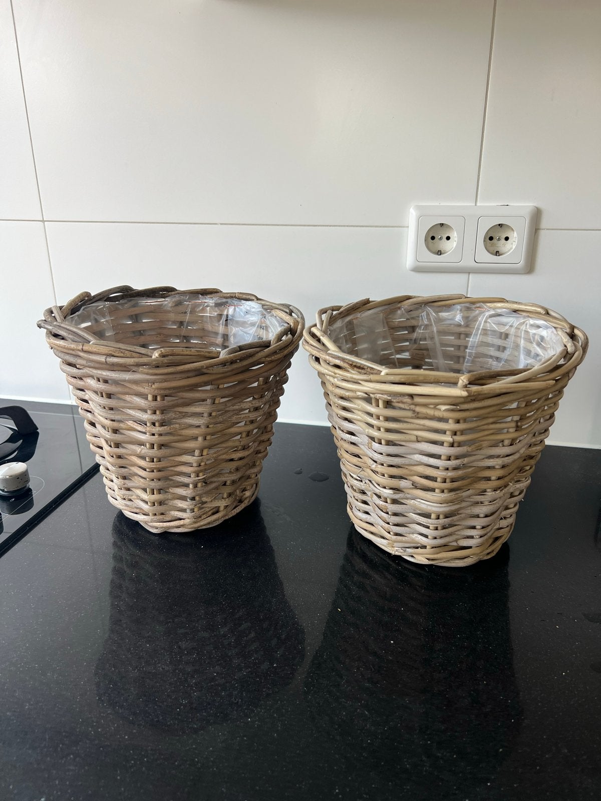 Set van 2 rotan bloempotten met plastic voering, Ophalen, Overige materialen, Minder dan 30 cm, Minder dan 60 cm