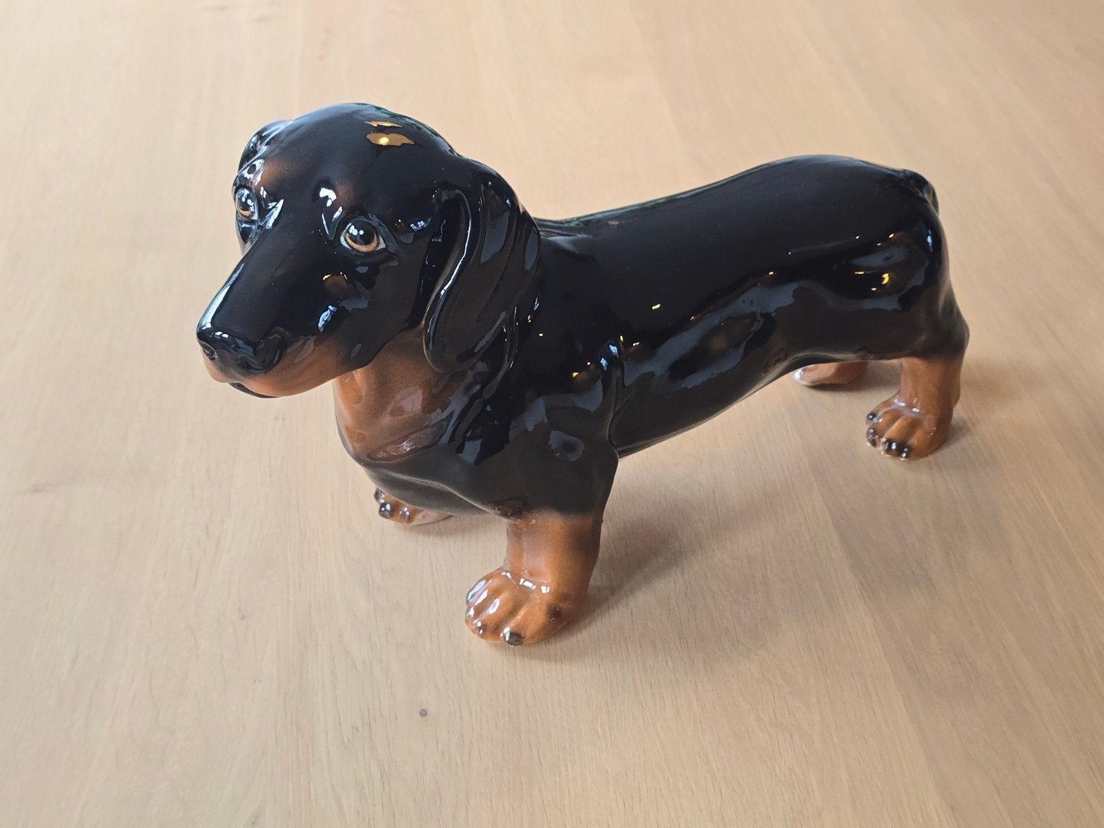 Prachtige zeer grote antieke teckel van Beswick England €99, Antiek en Kunst, Antiek | Keramiek en Aardewerk, Ophalen of Verzenden