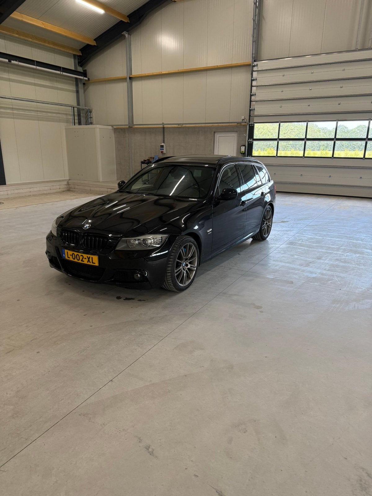 BMW 335xi, Auto's, BMW, Automaat, 1800 kg, Zwart, 1650 kg