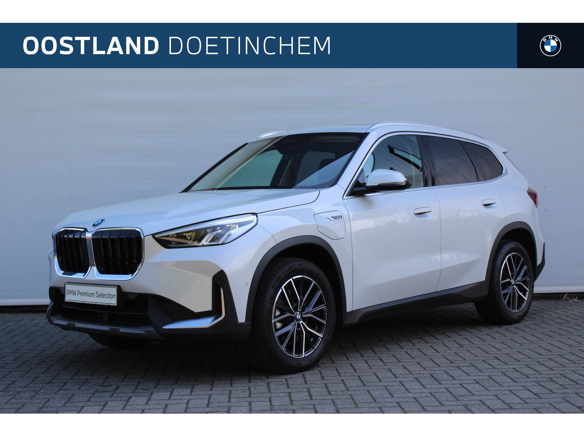 BMW X1 xDrive30e Automaat / Panoramadak / Achteruitrijcamera, Auto's, Dealer onderhouden, Stof, Euro 6, Wit