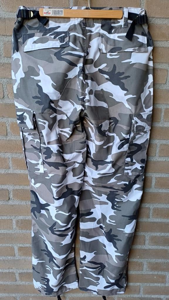 CAMOUFLAGE BROEKEN> 3 VERSCHILLENDE MATEN., Ophalen of Verzenden, Tweedehands, Kinderen, Broek | textiel