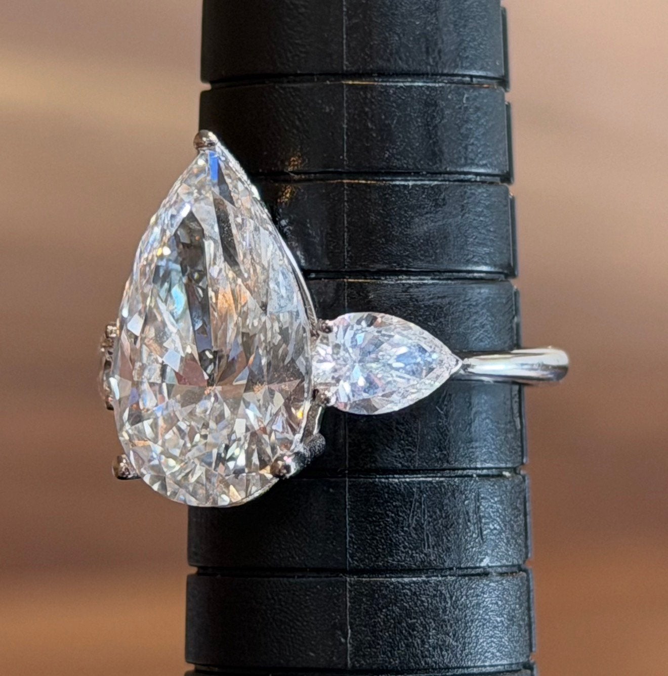 Nieuwe witgouden ring met VS2 diamanten van maar liefst 6ct!, Sieraden, Tassen en Uiterlijk, Ringen, Wit, Nieuw, Ophalen of Verzenden