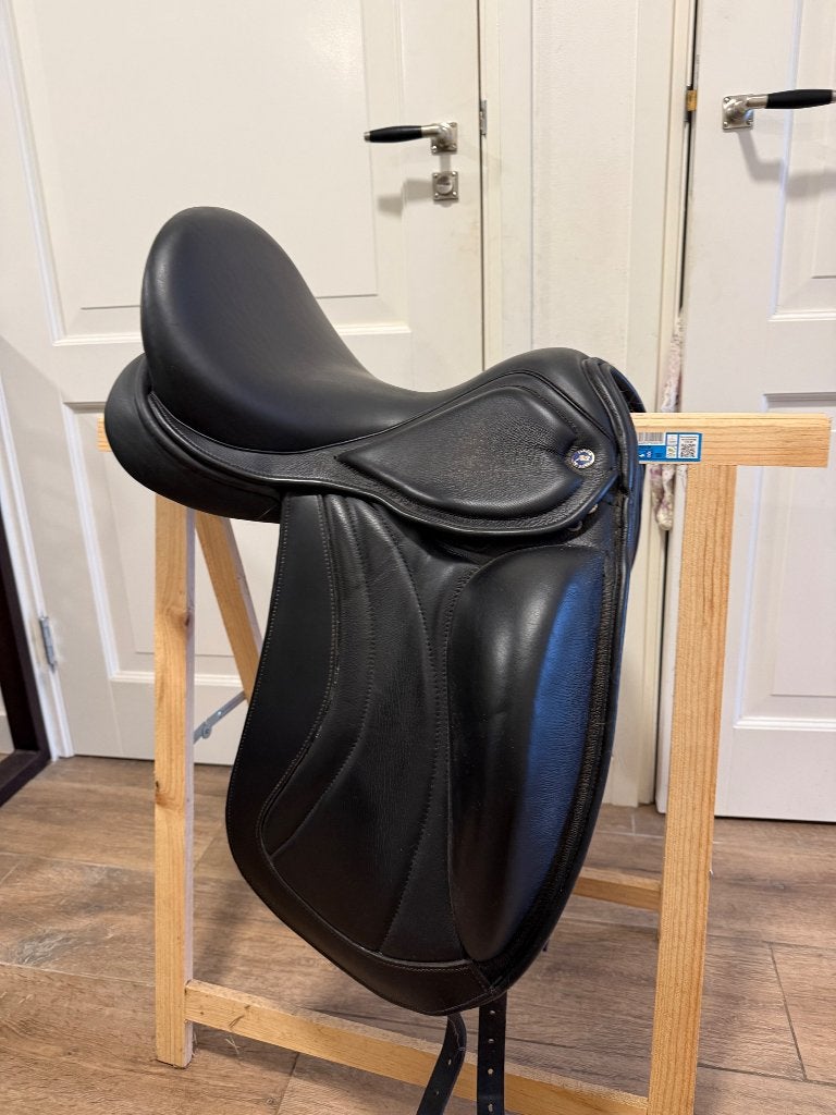 Dressuurzadel Brandt, Dieren en Toebehoren, Ophalen, L (17.5 inch), Close contact, Dressuur