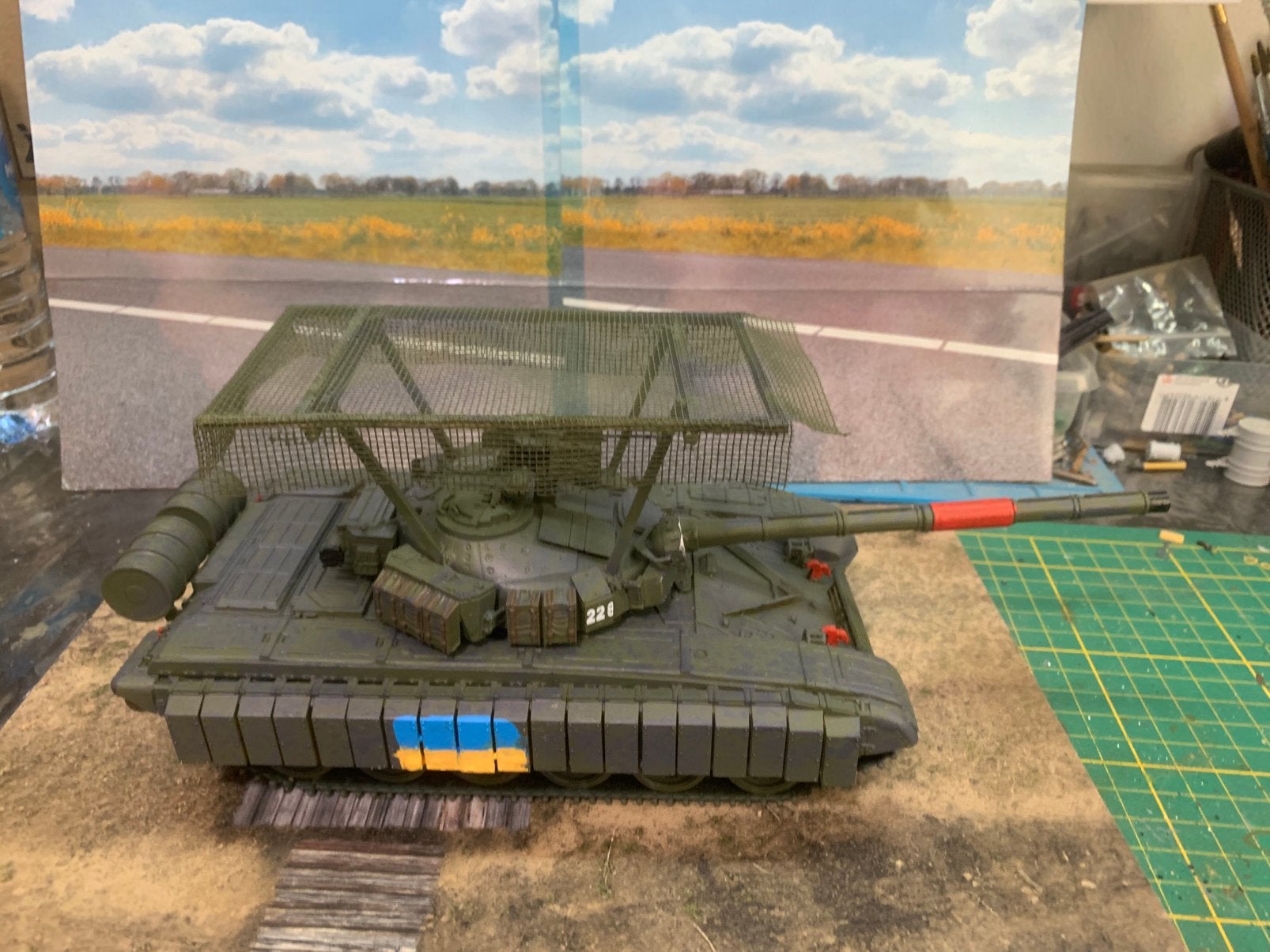 Oekraïne T-72 schaal 1:35 gebouwd, Overige merken, Gebruikt, Tank, 1:32 tot 1:50