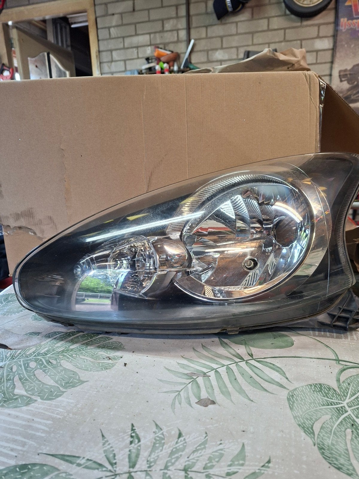Koplamp links. Voor toyota aygo, Ophalen, Gebruikt, Toyota