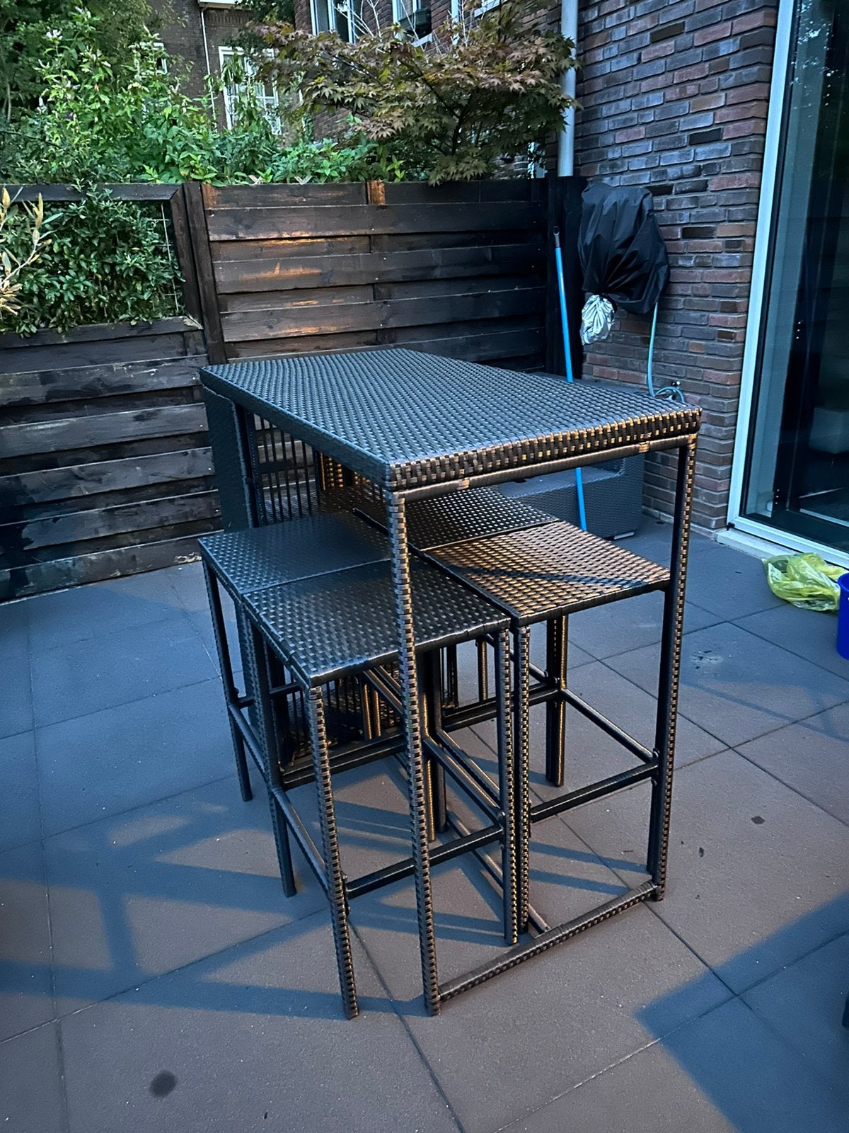 Tuin Bartafel met 4 krukken, Ophalen, Zo goed als nieuw