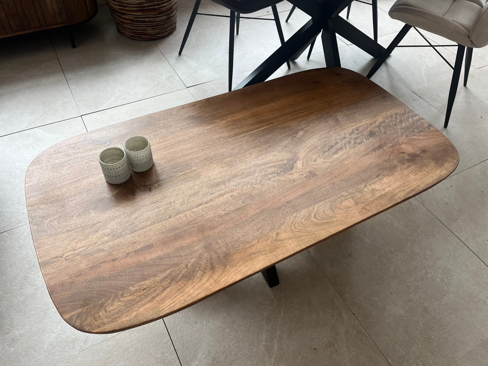 Magazijn leegverkoop salontafel deens ovaal mangohout matrix