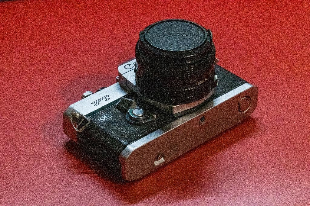 Canon FT QL + FD 50mm f/1.8 Analoge Spiegelreflex, Audio, Tv en Foto, Fotocamera's Analoog, Verzenden, Gebruikt, Spiegelreflex