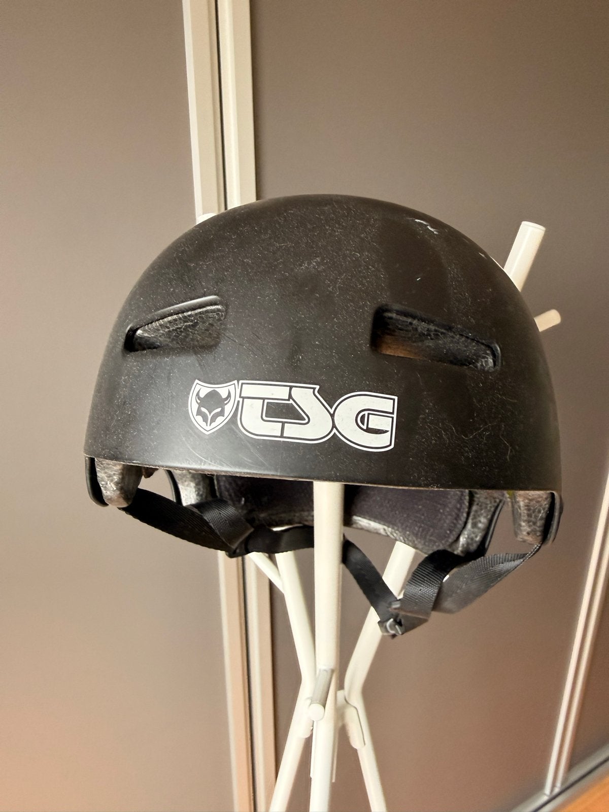 TSG Helm - Zo goed als nieuw (omtrek 55cm), Ophalen of Verzenden, Zo goed als nieuw, Overige maten, Heer of Dame