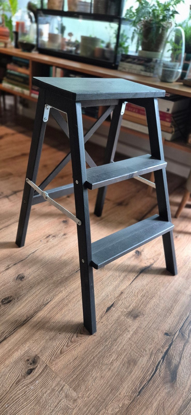IKEA Bekväm trapje krukje zwart - Zo goed als nieuw, Huis en Inrichting, Krukjes, Ophalen, Zo goed als nieuw, Hout