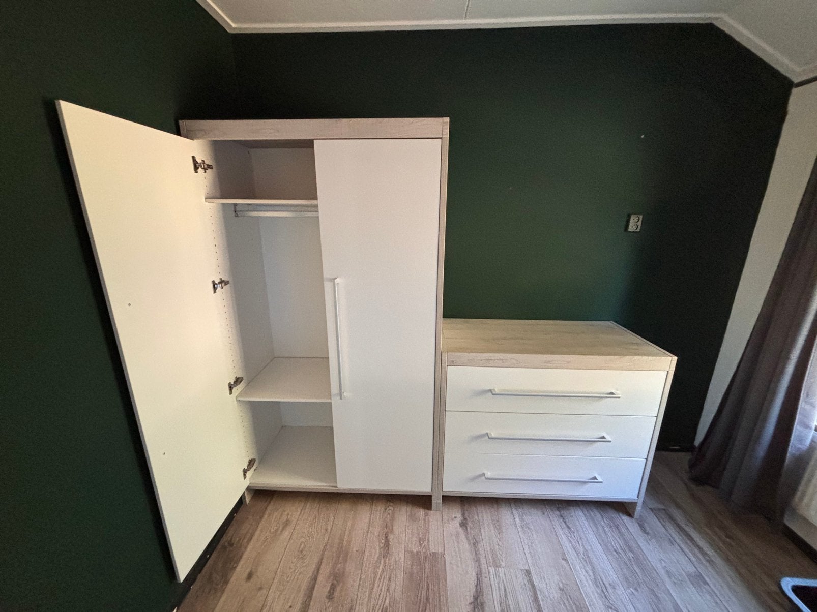Zeer Nette Kldingkast + Commode (KOOPJE!!), Ophalen, 50 tot 70 cm, 90 tot 105 cm, 100 cm of meer