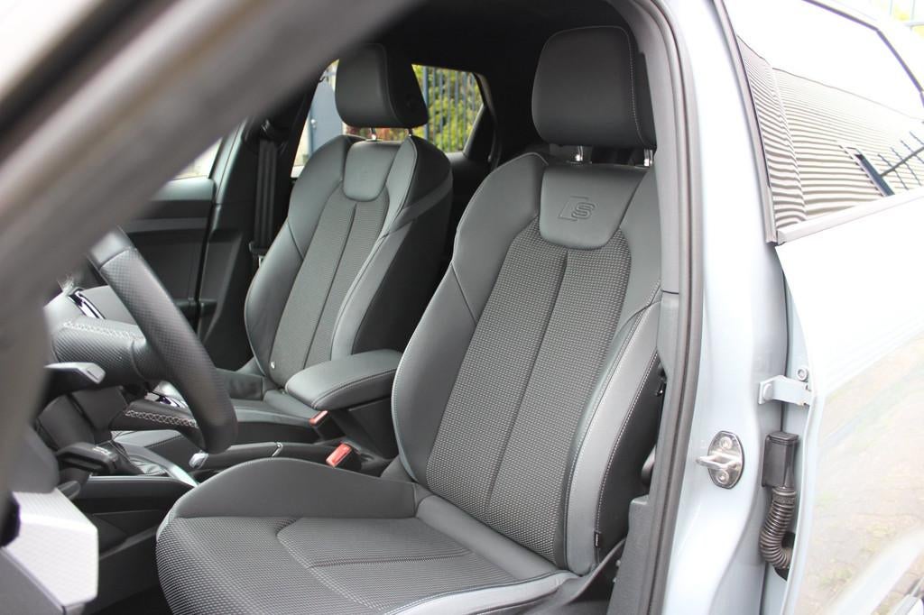 Audi A1 Sportback 30 TFSI S-Line | Edition one | Matrix | St, Auto's, Audi, A1, Zwart, 4 cilinders, Leder en Stof