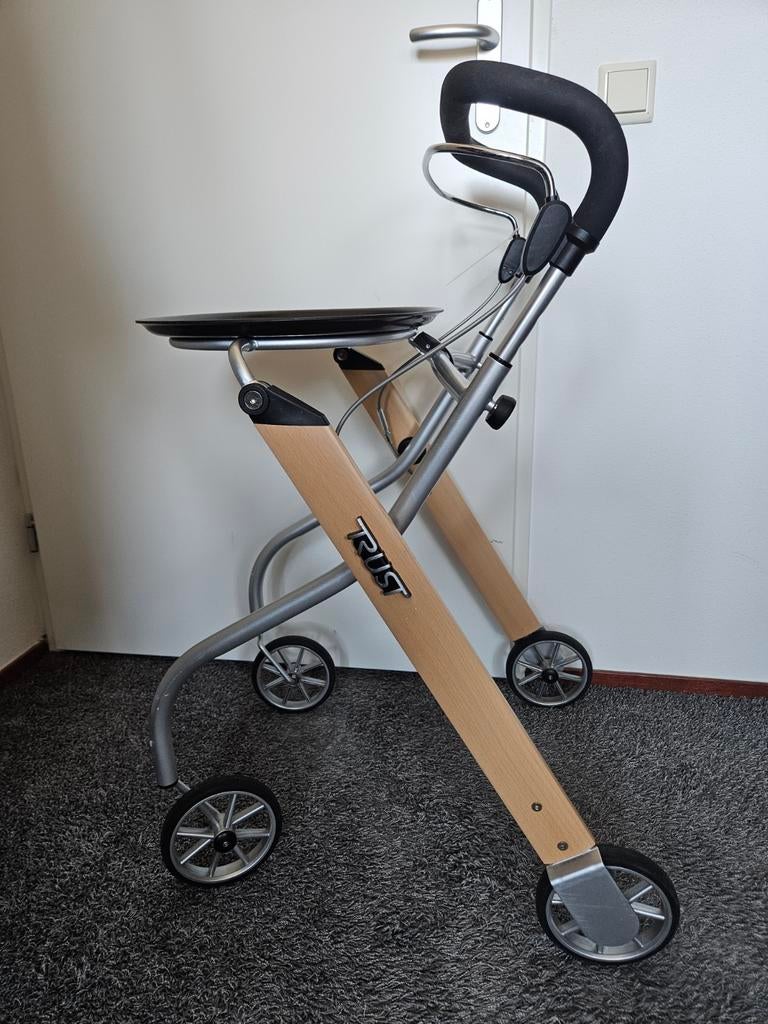 Trust binnenrollator, Ophalen