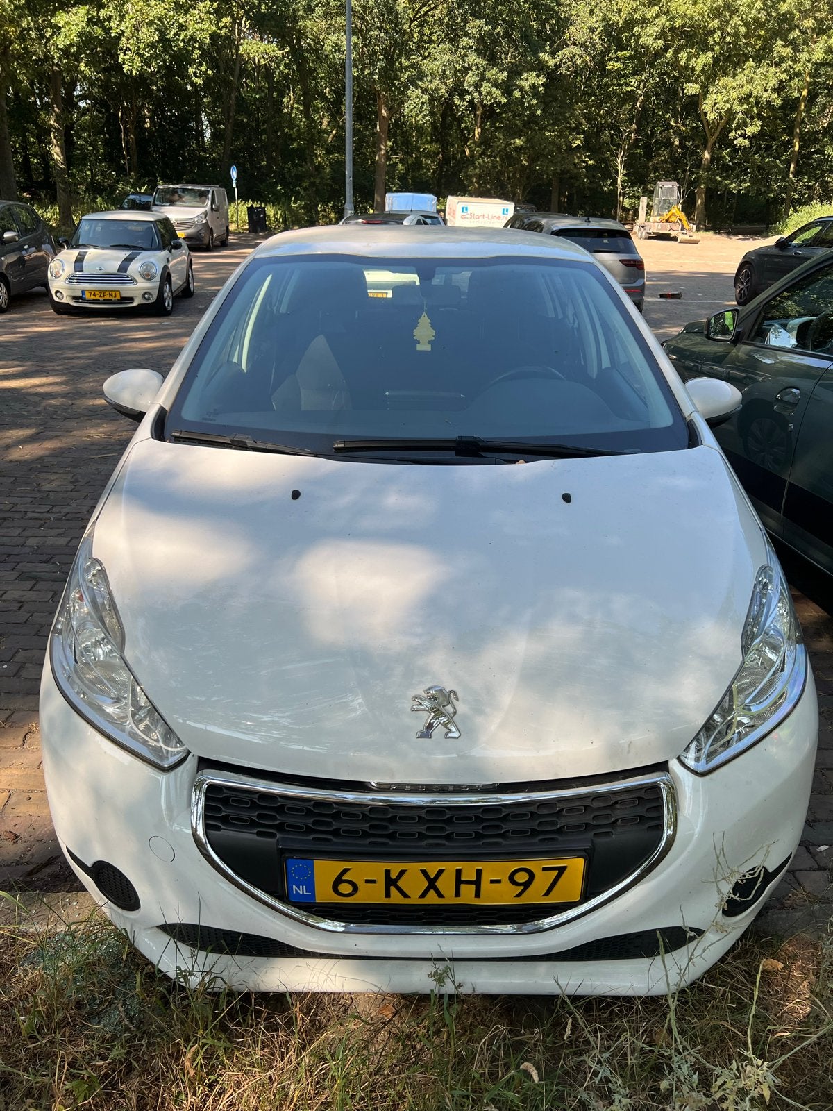 Peugeot 208 1.0 VTI 50KW/68PK 5-D 2013 Wit, Auto's, Peugeot, Voorwielaandrijving, 450 kg, 31 €/maand, Origineel Nederlands