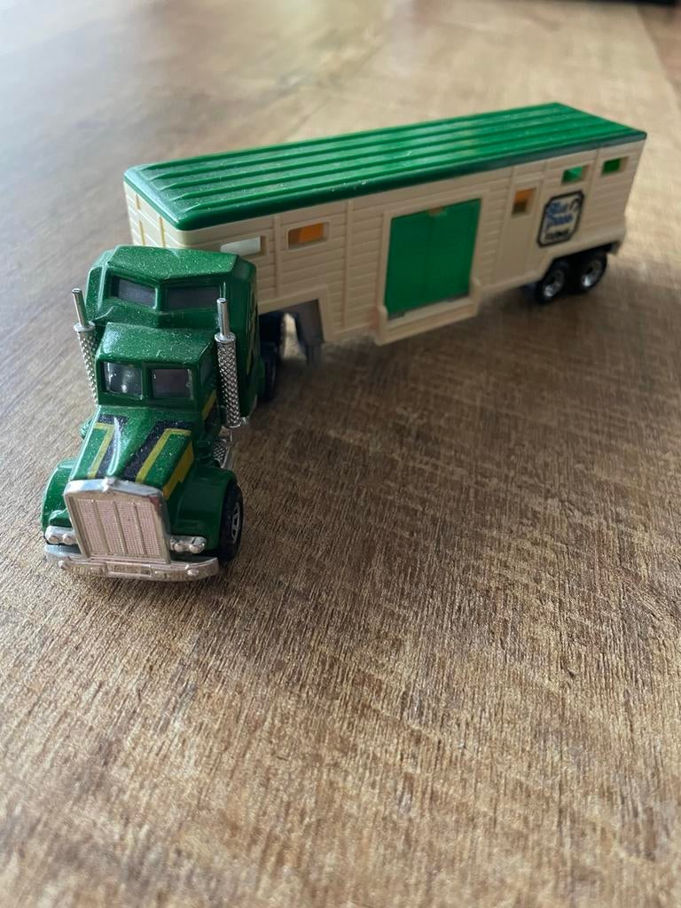 Matchbox Kenworth vrachtwagen + trailer - Blue Ribbon Farms, Ophalen of Verzenden, Zo goed als nieuw