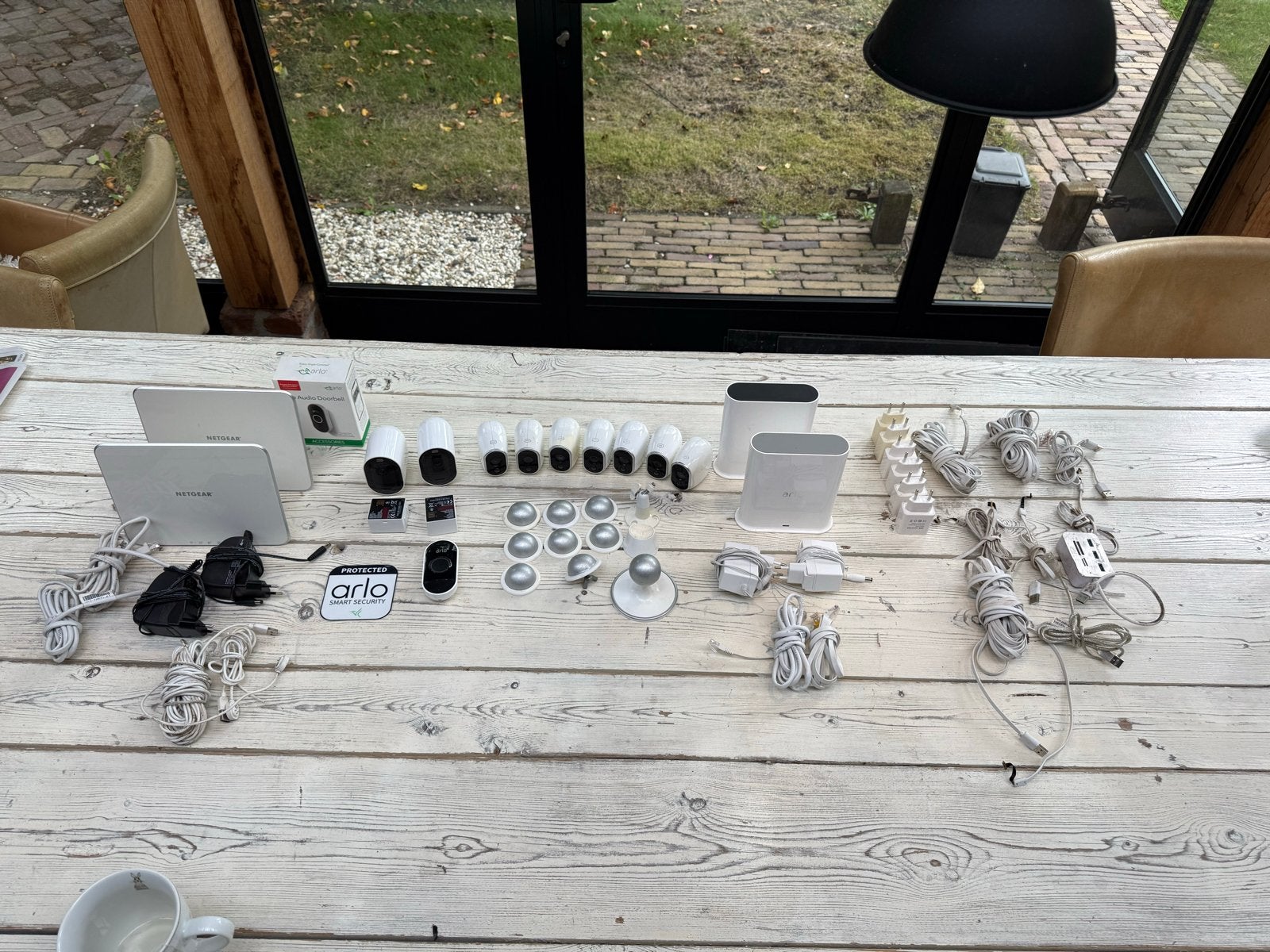 Arlo Beveiligingscamerasysteem met accessoires, Ophalen of Verzenden, Gebruikt, Buitencamera