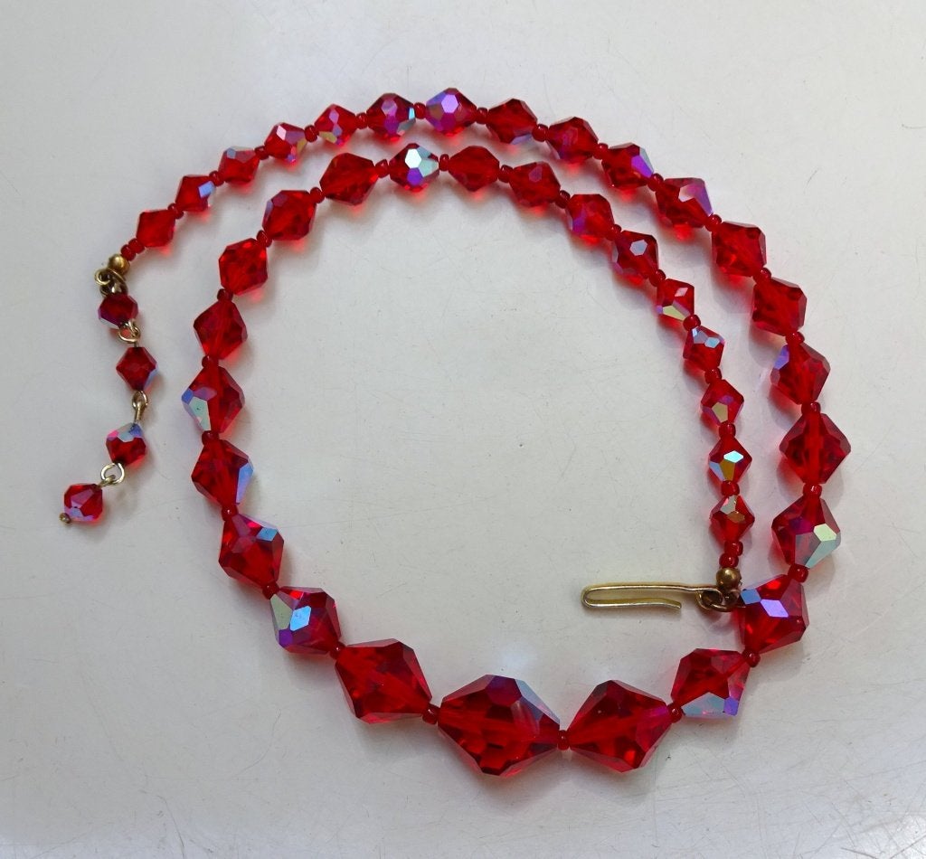 Jaren '50 facet geslepen iriserende kristallen ketting: rood, Ophalen of Verzenden, Overige materialen, Ketting