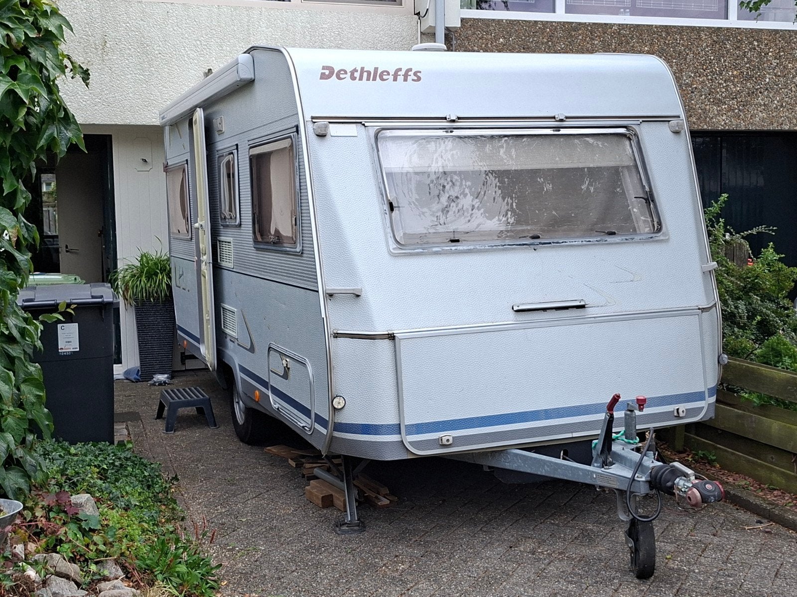 Dethleffs caravan lattenbodem, Caravans en Kamperen, Caravans, Vast bed, Rondzit, Koelkast, Particulier
