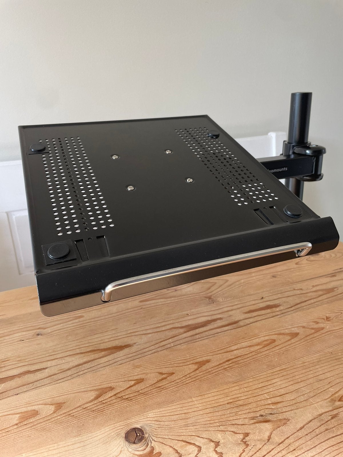 Laptopstandaard zwart met verstelbare arm en tafelklem, Ophalen, Gebruikt, In diepte verstelbaar