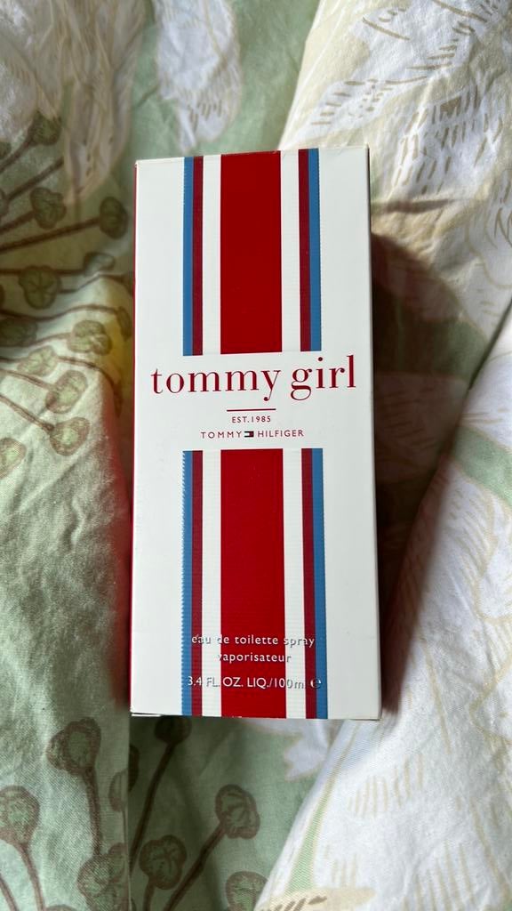 Tommy Girl eau de toilette spray  100 ml, Sieraden, Tassen en Uiterlijk, Uiterlijk | Parfum, Verzenden, Zo goed als nieuw