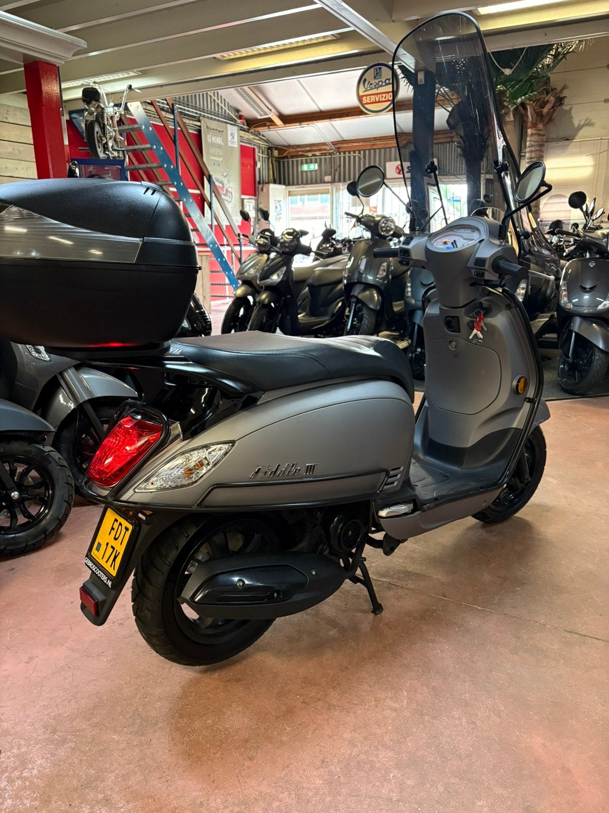 Gebro scooters; Sym fiddle III 45KM BJ2021, Fietsen en Brommers, Maximaal 45 km/u, Ophalen of Verzenden, Zo goed als nieuw, Benzine