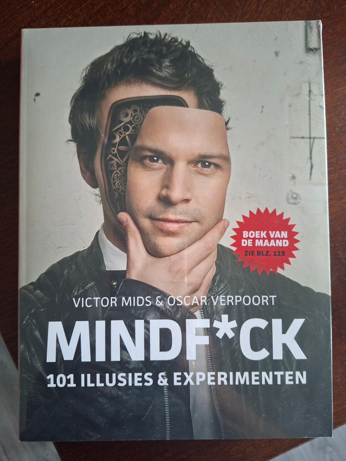 Mindf*ck - 101 illusies & experimenten (Victor Mids), Boeken, Verzenden, Nieuw, Victor Mids & Oscar Verpoort