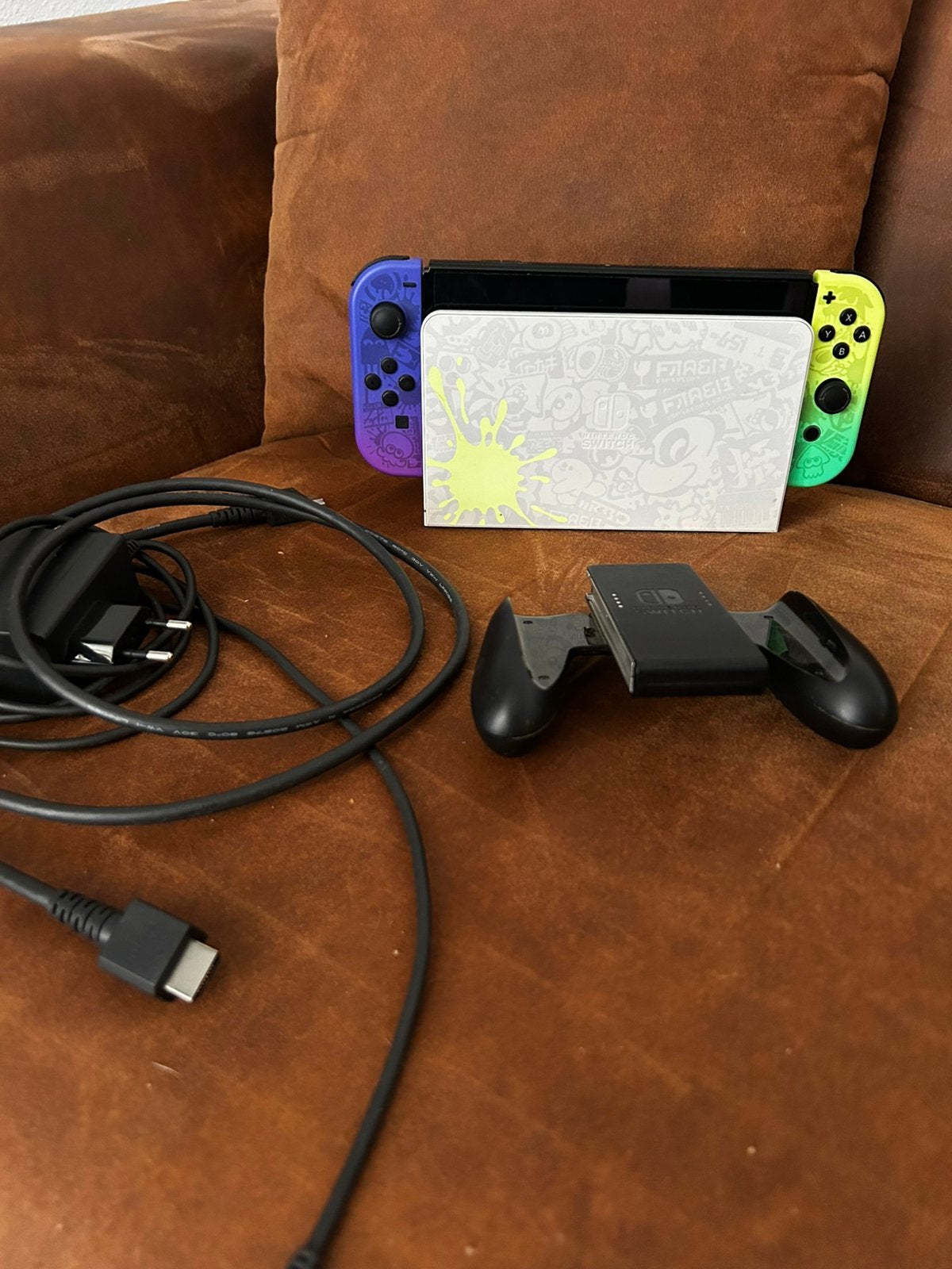 Nintendo Switch Oled - Splatoon 3 limited Edition, Ophalen of Verzenden, Zo goed als nieuw, Met 1 controller, Switch OLED