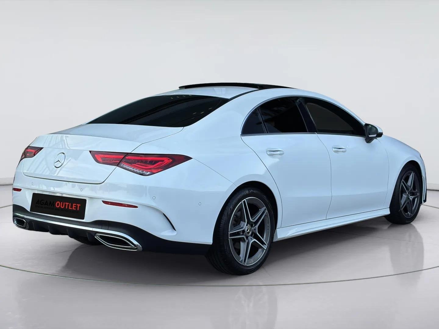 Mercedes-Benz CLA Coupé 180 Business Solution AMG | Panoram, 136 pk, Gebruikt, 4 cilinders, Leder en Stof