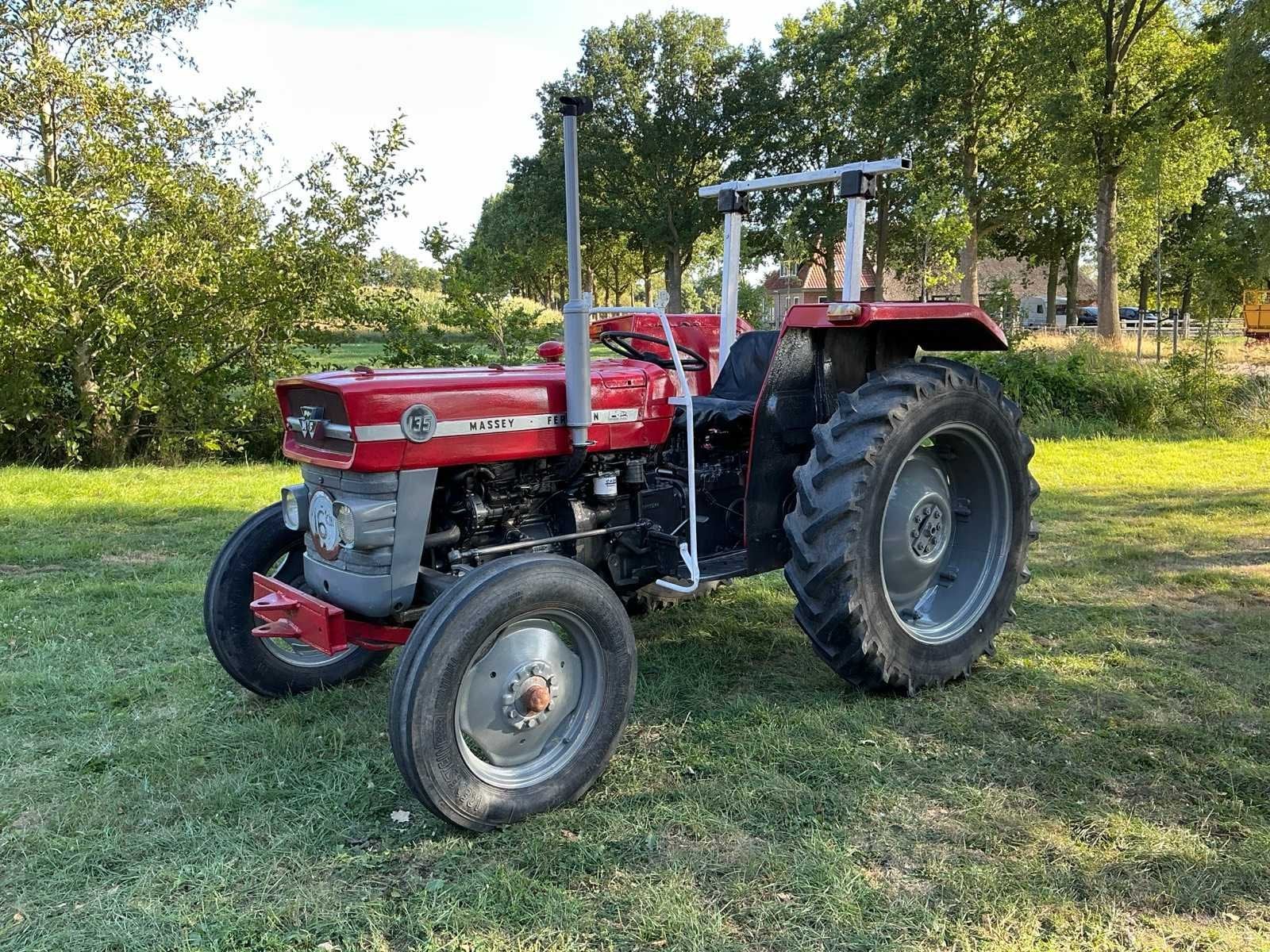 Massey Ferguson 135 Tweewielaangedreven landbouwtractor, Zakelijke goederen, Agrarisch | Tractoren, Gebruikt, Massey Ferguson