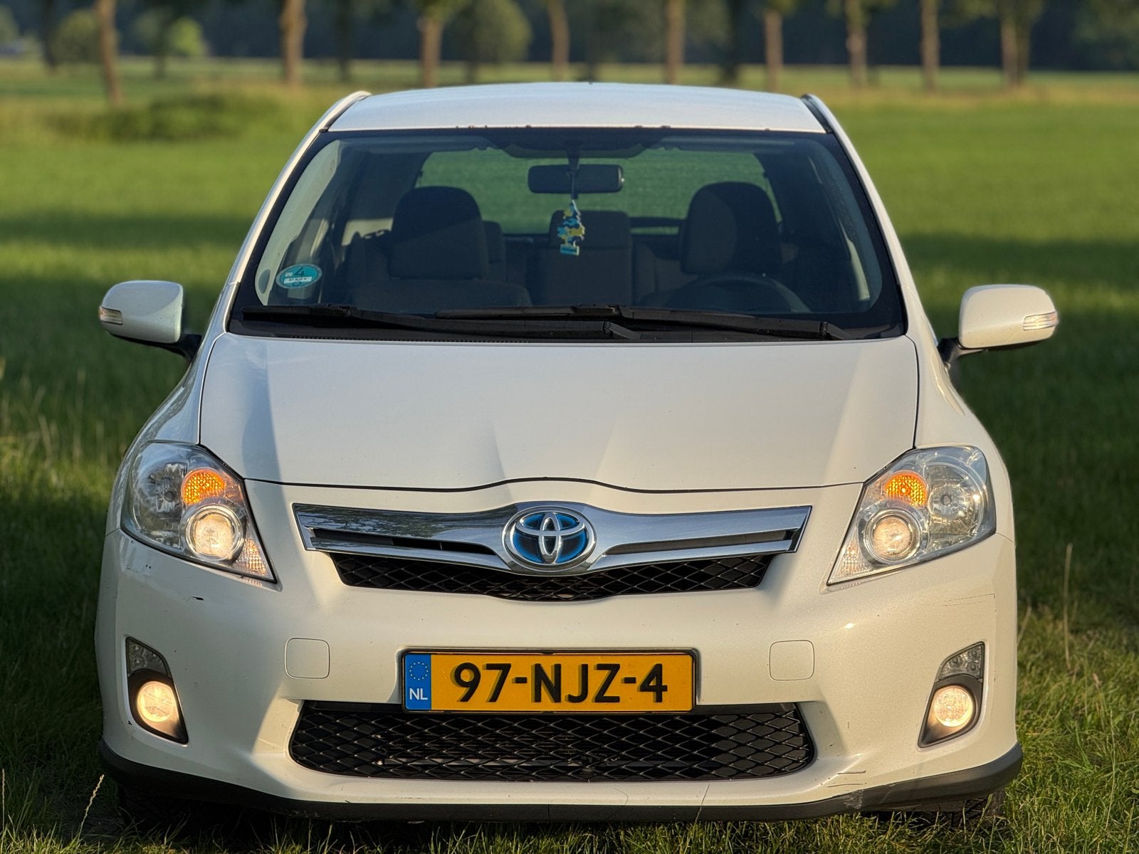 Toyota Auris 1.8 Full Hybrid 5DR CVT 2010 Wit, Auto's, Toyota, 4 cilinders, Wit, Origineel Nederlands, 26 km/l