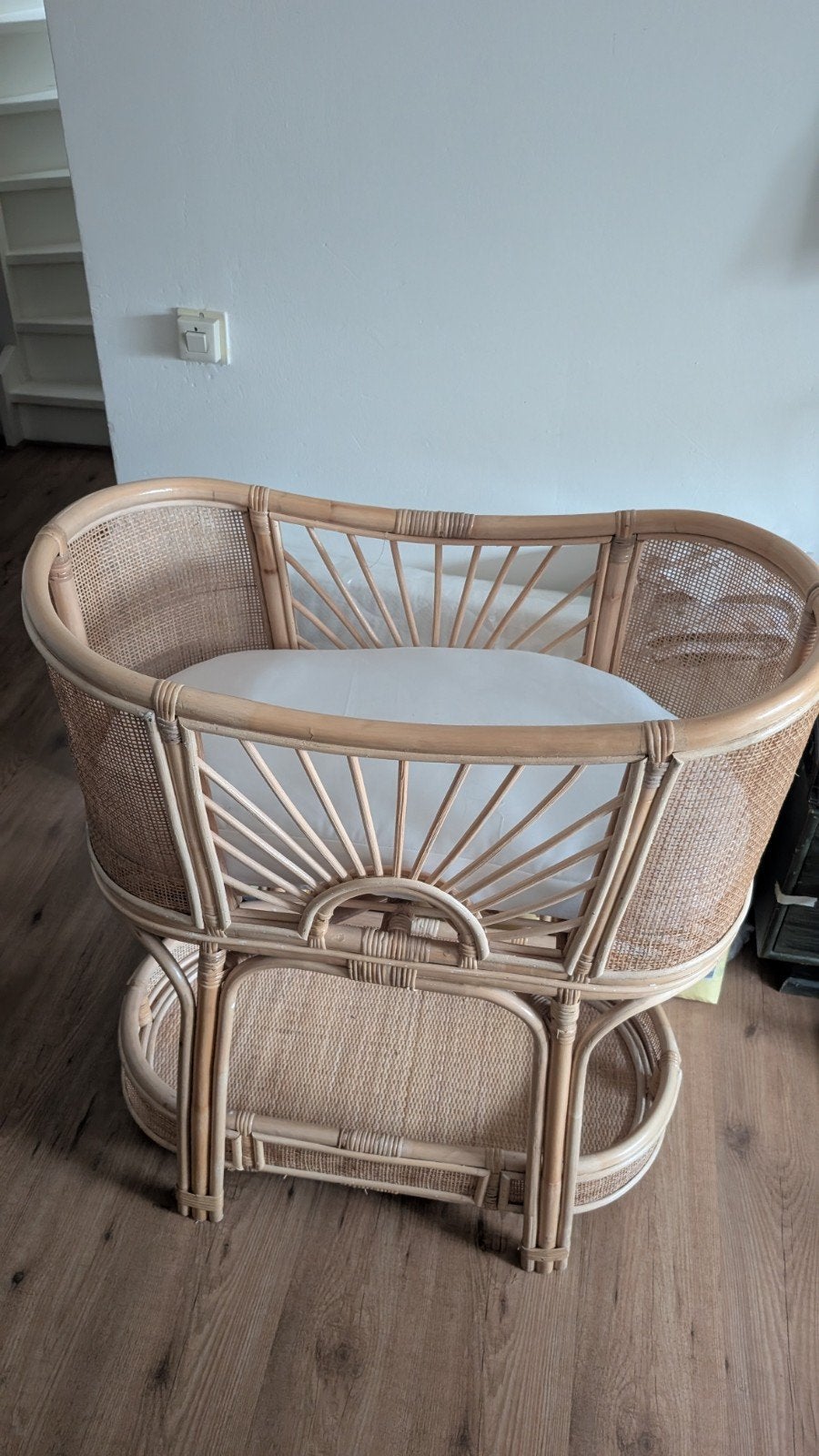 Retro rotan wiegje, Kinderen en Baby's, Ophalen, Wieg