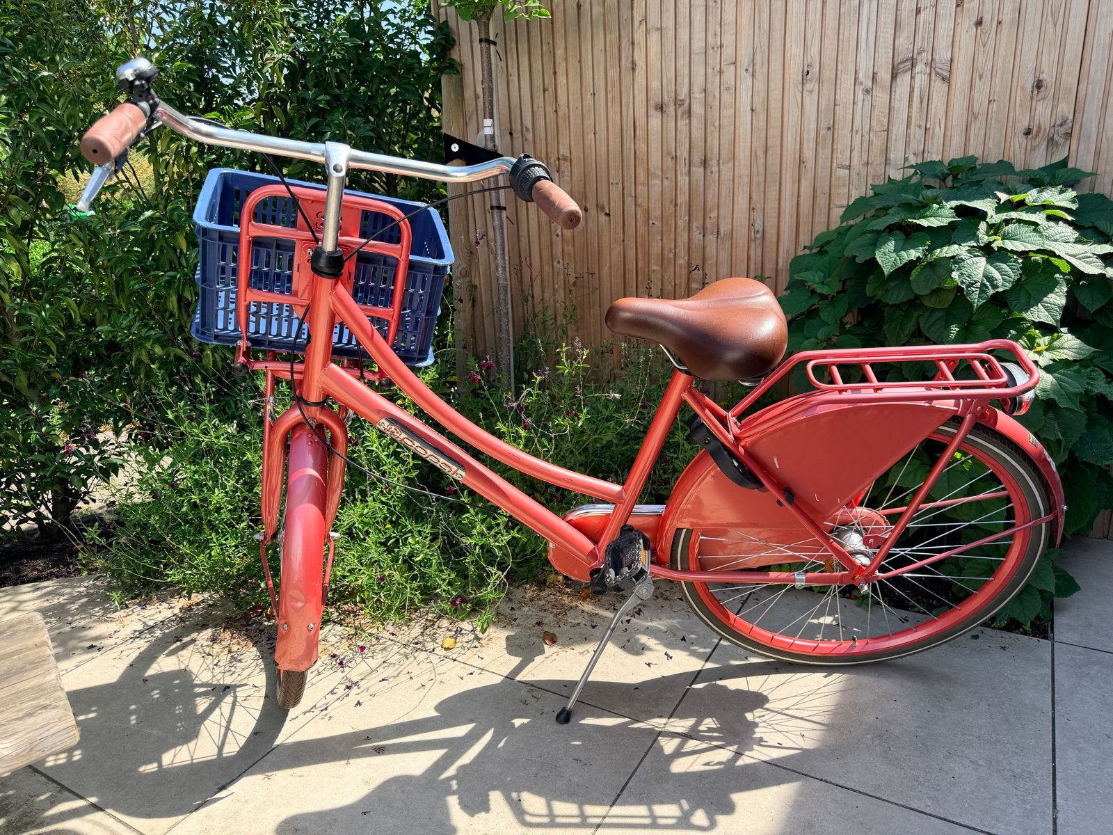Roze meisjesfiets met versnellingen en krat, Ophalen, Gebruikt, 26 inch of meer, Versnellingen